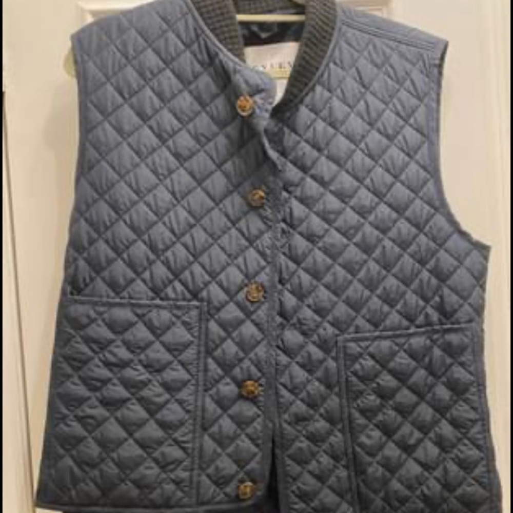 new Exley NB quilted vest, black knit collar and tortoise shell buttons. Size M